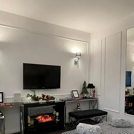 Apartment Premium Alice 2 By Bookinghost